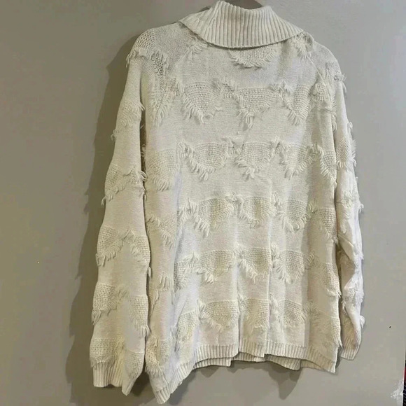 [XXL] Vince Camuto Rolled Neck Cream/White Geometric  Fringe Pullover Sweater - Picture 7 of 8